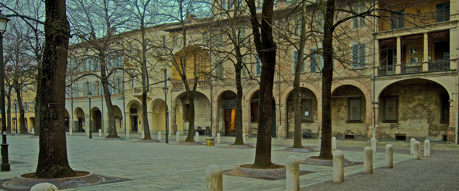 Piazza Antonio Fontanesi photo by Caba2011